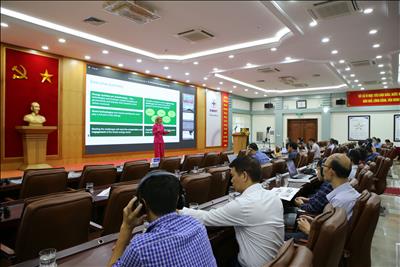 Hội thảo “Chia sẻ kinh nghiệm của Vương quốc Anh về quản lý dòng tiền, lập báo cáo tài chính; vận hành và quản lý hiệu quả mạng lưới điện quốc gia”