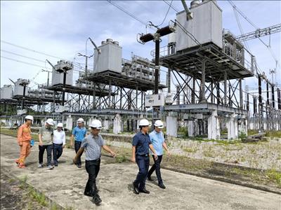 Tăng cường đảm bảo truyền tải điện trong thời gian nắng nóng cao điểm mùa hè 2024 tại Hà Tĩnh