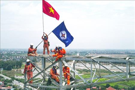 Khí thế kỹ sư trẻ từ vùng Đông Bắc chi viện công trường đường dây 500kV mạch 3