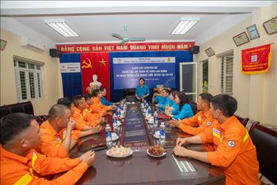 Công đoàn EVNNPT tổ chức giám sát việc đảm bảo an toàn vệ sinh lao động