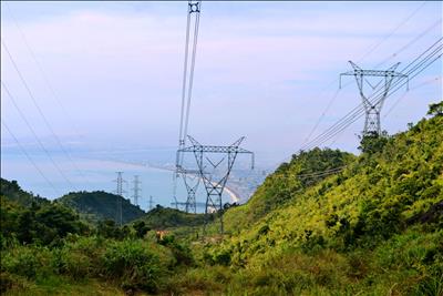 30 năm vận hành đường dây 500kV Bắc - Nam (mạch 1): Điểm nhấn cho sự phát triển của Công ty Truyền tải điện 2