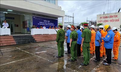 Truyền tải điện Đà Nẵng diễn tập công tác phòng chống khủng bố