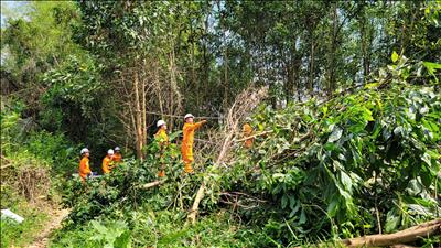 Công ty Truyền tải điện 2 phát động phong trào thi đua “Nâng cao chất lượng, đảm bảo vận hành an toàn đường dây truyền tải điện” chào mừng Đại hội Đảng bộ các cấp