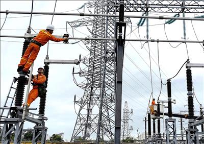 Truyền tải điện Đà Nẵng đảm bảo cấp điện cho các phụ tải trong dịp đại lễ.