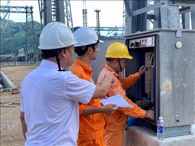 Trung tâm Dịch vụ kỹ thuật 2 tập trung thực hiện thí nghiệm, sửa chữa tại các  trạm biến áp nâng cao độ tin cậy vận hành  