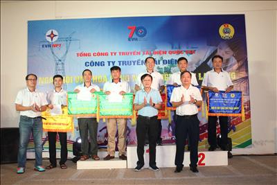 Công ty Truyền tải điện 2 tổ chức ngày hội văn hóa chào mừng ngày Truyền thống ngành Điện lực Việt Nam