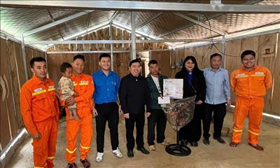 Lan tỏa tinh thần tương thân tương ái tại bản Hua Đán