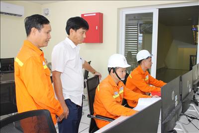 Công ty Truyền tải điện 2: Hoàn thành kế hoạch sản lượng truyền tải điện trước 32 ngày