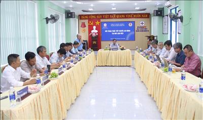 Công ty Truyền tải điện 2 làm việc và đối thoại với người lao động tại các Truyền tải điện Quảng Bình, Quảng Trị và Thừa Thiên Huế 