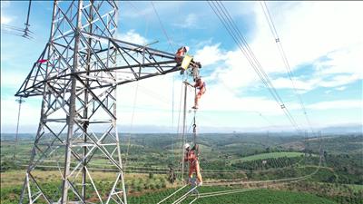 Sẵn sàng các phương án đảm bảo vận hành an toàn, liên tục, ổn định hệ thống truyền tải điện khu vực Nam miền Trung và Tây Nguyên trong cao điểm mùa khô 