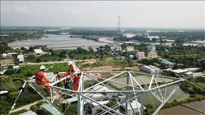 Hoàn thành thay dây chống sét các khoảng néo vượt sông Đường dây 220kV Tân Thành - Vũng Tàu và Bà Rịa – Vũng Tàu. 