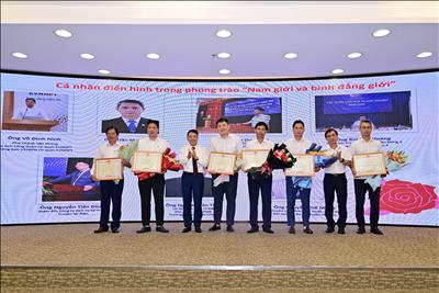 Tổng công ty Truyền tải điện Quốc gia tổ chức tọa đàm và tổng kết phong trào “Nam giới và bình đẳng giới” 