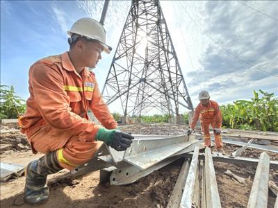 Điều đặc biệt Dự án đường dây 500kV mạch 3: Cha và con chung một công trường