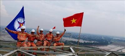 Tự hào người thợ điện Việt Nam