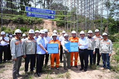 Bộ trưởng Bộ Công Thương kiểm tra tiến độ và động viên lực lượng thi công Dự án đường dây 500kV mạch 3