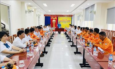 Những chàng áo cam