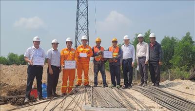 Công đoàn EVNNPT động viên người lao động trên công trường dự án truyền tải giải tỏa công suất Nhà máy điện Nhơn Trạch 3, 4