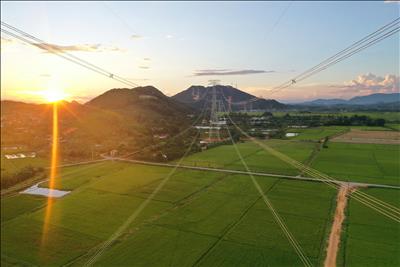 Hoàn thành đường dây 500kV mạch 3 sau hơn 6 tháng thi công: Chiến dịch thần tốc