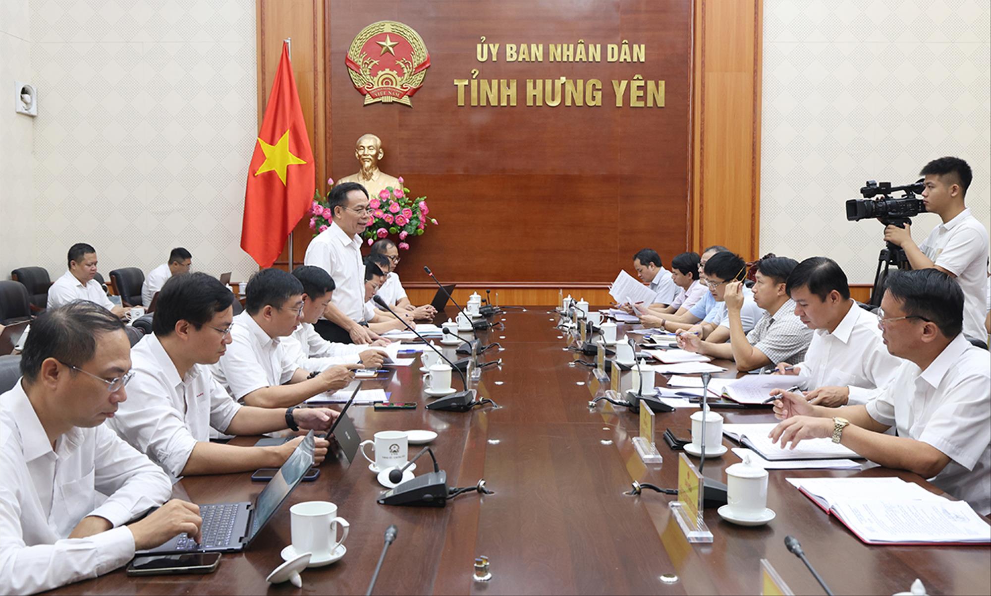 Bàn giải pháp đẩy nhanh tiến độ đầu tư xây dựng các dự án truyền tải điện trên địa bàn tỉnh Hưng Yên