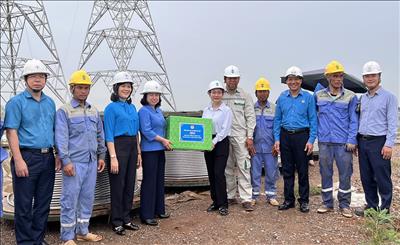 Lãnh đạo Tổng Liên đoàn Lao động Việt Nam động viên các đơn vị tham gia thi công Dự án đường dây 500kV mạch 3 