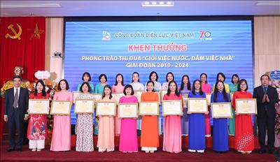 EVNNPT có 1 tập thể và 6 cá nhân được Công đoàn Điện lực Việt Nam biểu dương khen thưởng tại Lễ Tổng kết phong trào thi đua giỏi việc nước, đảm việc nhà giai đoạn 2019-2024
