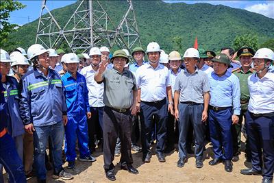 Thủ tướng Chính phủ biểu dương các đơn vị vượt mọi khó khăn, nỗ lực thi công Dự án đường dây 500kV mạch 3