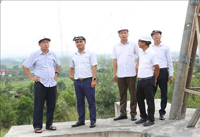 3 đoàn công tác của Tổng công ty Truyền tải điện Quốc gia đang ứng trực bão số 3 tại vùng tâm bão