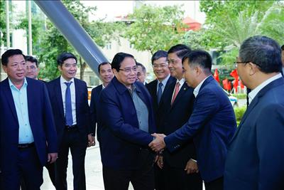 Thủ tướng: Xây dựng những công trình thế kỷ, dứt khoát không để thiếu điện với tăng trưởng kinh tế 2 con số