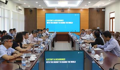 Chủ tịch HĐTV EVNNPT Nguyễn Tuấn Tùng làm việc với Tập đoàn GE Vernova về HVDC