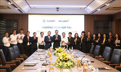 Ký kết hợp đồng tín dụng trị giá 820 tỷ đồng cho 2 dự án truyền tải điện