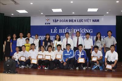EVN biểu dương con CNVCLĐ đoạt giải Quốc gia, Quốc tế năm học 2015 - 2016