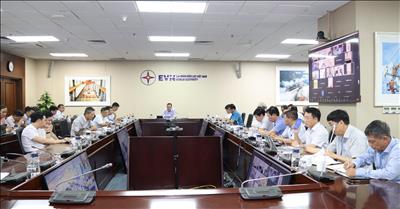 Tiếp tục đôn đốc tiến độ dựng cột, kéo dây Dự án đường dây 500kV mạch 3 từ Quảng Trạch đến Phố Nối 