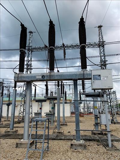 Hoàn thành công tác thay máy cắt 110kV  tại Trạm 220kV Nhà Bè 
