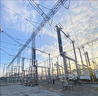 Đẩy nhanh tiến độ thay Dao cách ly Trạm 500kV Sông Mây để đảm bảo cung ứng điện mùa khô năm 2025 