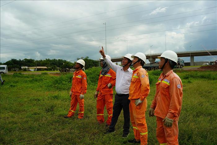 Tăng cường giám sát đảm bảo an toàn công trình tại các vị trí giao chéo đường dây truyền tải và đường cao tốc Biên Hòa – Vũng Tàu
