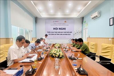 Tăng cường phối hợp đảm bảo an ninh, an toàn lưới điện năm 2025 giữa Công ty Truyền tải điện 4 và Công an tỉnh Long An