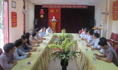 Công đoàn EVNNPT thăm hỏi CBCNV-NLĐ Truyền tải điện Quảng Bình sau lũ lụt