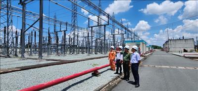 Đảm bảo an ninh, an toàn hệ thống lưới điện cao áp dịp Lễ Quốc khánh 2/9 các khu vực Truyền tải điện miền Đông 2 quản lý vận hành.