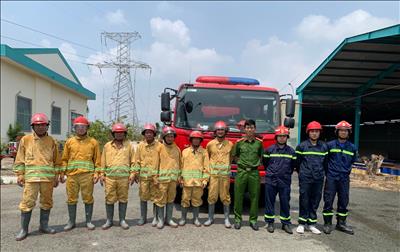 Công tác huấn luyện và thực hiện diễn tập PCCC & CNCH tại Kho vật tư Công ty Truyền tải điện 4 
