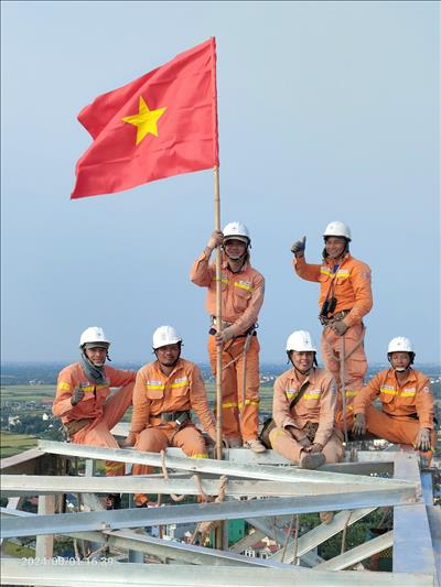 Chinh phục đỉnh cao, chung sức đưa Dự án đường dây 500kV mạch 3 về đích