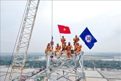 Thắp sáng niềm tin Truyền tải điện